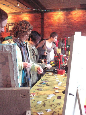 DIYpsi jewelry shoppers.jpg
